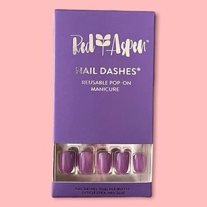 NIB Red Aspen Short Square Nail Dashes in Wild Purple Petunia